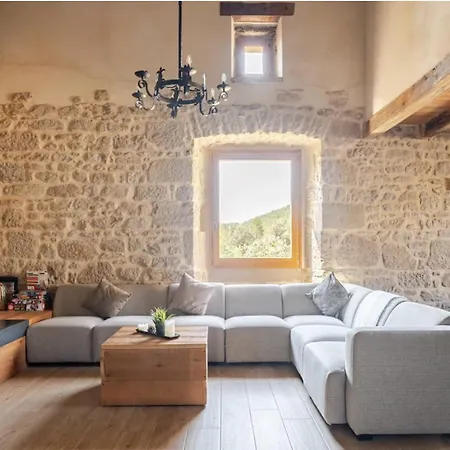 Vila La Torreta D'olius